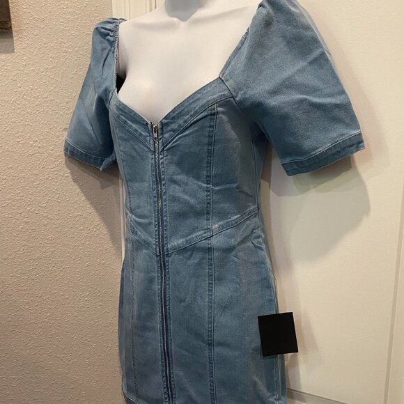 LULU'S SHORT SEEEVE JEAN MINI DRESS NWT S - Picture 5 of 6